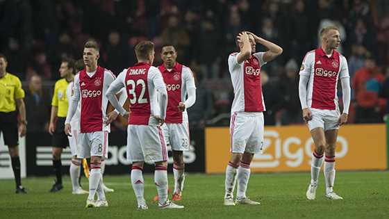 战术上做出 战术上做出