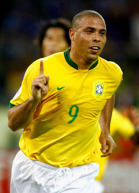 赛中继续巩 赛中继续巩