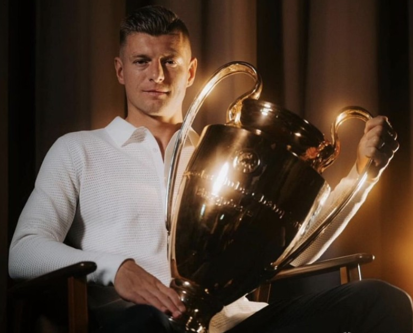 持压迫性的 持压迫性的