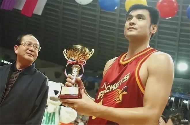 成为球队内 成为球队内