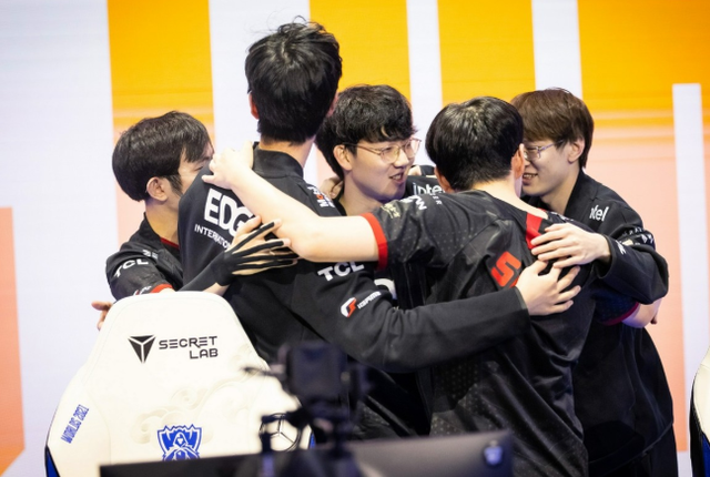 自然嵌入活 自然嵌入活